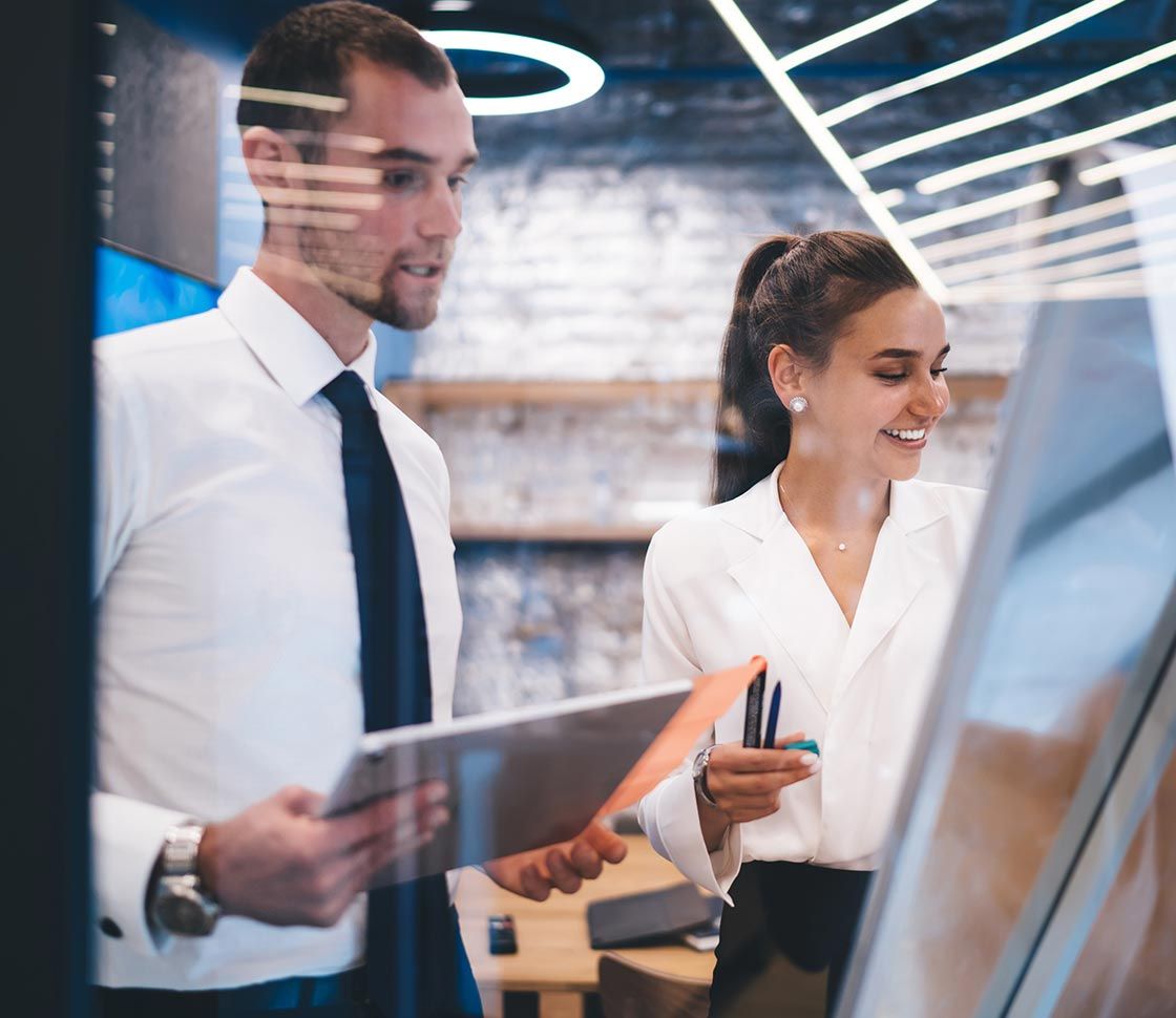 Work colleagues having a discussion